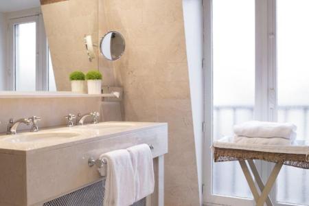 Отель Du Louvre в Париж - Франция