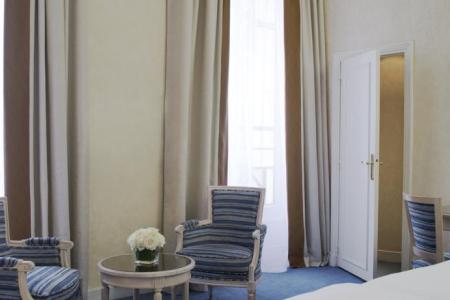 Отель Du Louvre в Париж - Франция