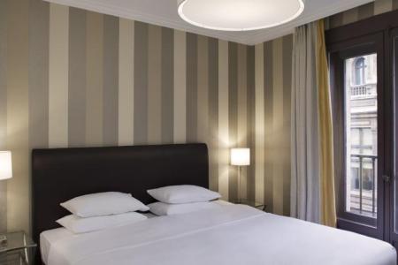 Отель Du Louvre в Париж - Франция