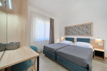 Отель Medena Apartments Village в Средняя Далмация - Хорватия