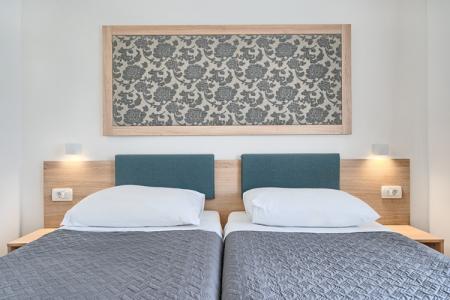 Отель Medena Apartments Village в Средняя Далмация - Хорватия