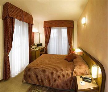 Отель Du Soleil в Римини - Италия