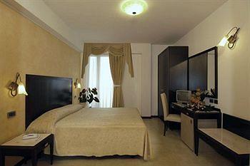 Отель Du Soleil в Римини - Италия