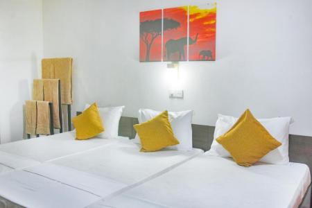 Отель JLH Beach Hotel в Хиккадува - Шри-Ланка