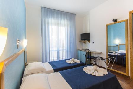 Отель Due Mari  в Римини - Италия