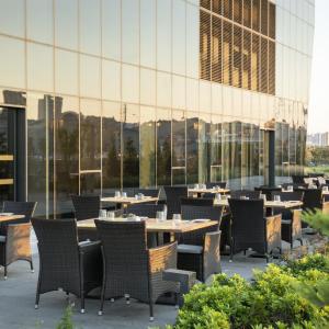 отель Centro Westside by Rotana