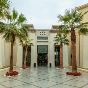 отель Grand Rotana Villas