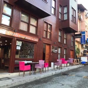 отель Qonaq Hotel & Suites