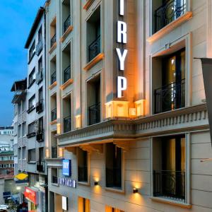 отель Tryp by Wyndham Istanbul Taksim