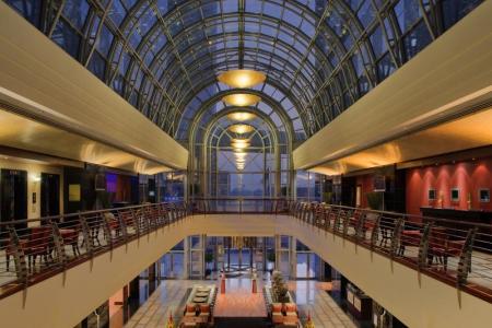 Отель Dusit Thani Dubai в Бур Дубай - ОАЭ