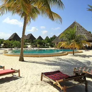 отель Ujamaa Beach Resort