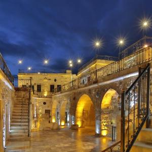 отель Golden Cave Suites