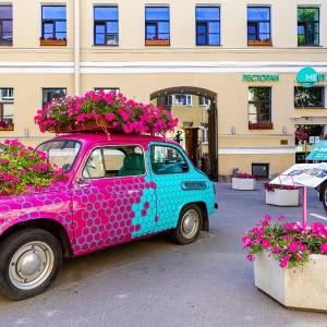 отель IZZZI у Гостиного Двора