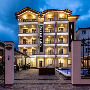 отель Южные ночи (Кабардинка)