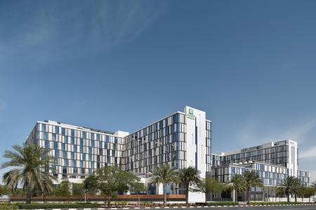 Отель Holiday Inn Dubai al Maktoum Airport в Дубай - ОАЭ