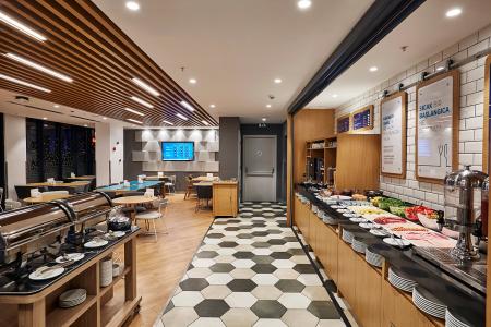 Отель Holiday Inn Express Istanbul - Atakoy Metro в Бахчелиэвлер - Турция