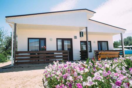 Отель Азовский (Песочное) в Крым - Россия