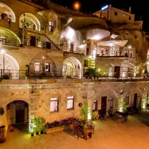 отель Hera Cave Suites