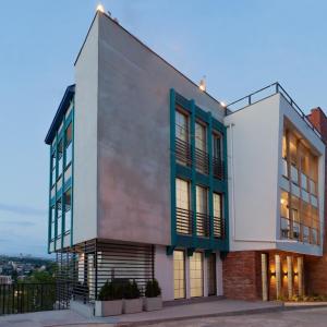 отель Brooch Boutique Hotel