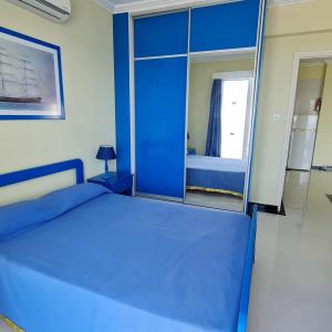 отель Paphinia Sea View Apartments