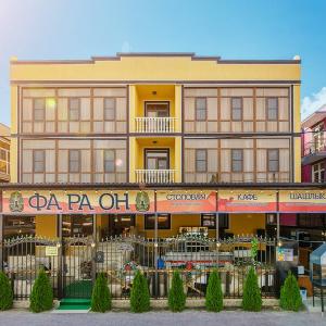 отель Фараон