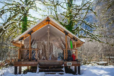 Отель Лес Глэмпинг и СПА в Красная Поляна - Россия