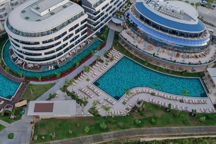 Liu Resorts