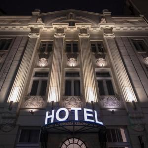 отель Public House Hotel