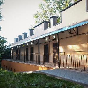 отель Cruise Hotel & Cafe