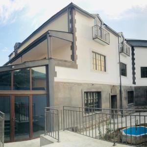 отель Blur Inn Gallery