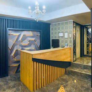 отель Orange Airport Hotel