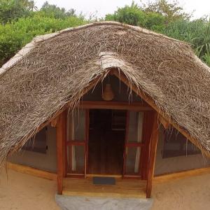 отель Jungle Beach Camp Ahungalla