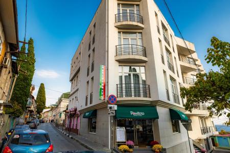 Отель Seven в Ялта - Россия