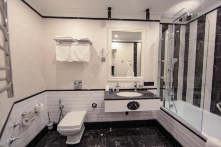 Отель Зазеркалье в Ялта - Россия