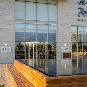 отель Radisson Hotel Dubai Damac Hills
