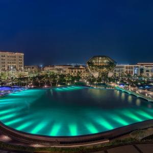 отель The St. Regis Almasa Hotel