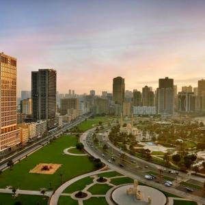 отель Doubletree By Hilton Sharjah Waterfront Hotel & Residences