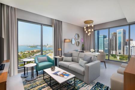 Отель Doubletree By Hilton Sharjah Waterfront Hotel & Residences в Шарджа - ОАЭ