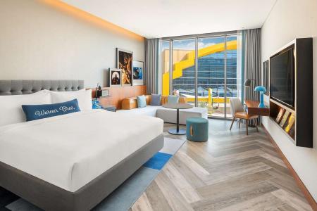 Отель The WB Abu Dhabi, Curio Collection by Hilton в Абу Даби  Аль Айн - ОАЭ