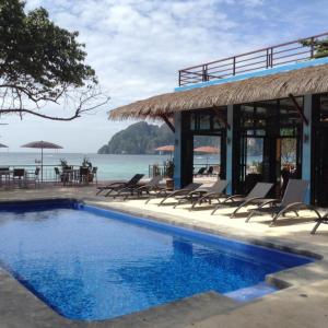отель Phi Phi Long Beach Resort & Villa
