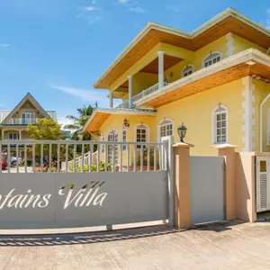 отель Captain's Villa