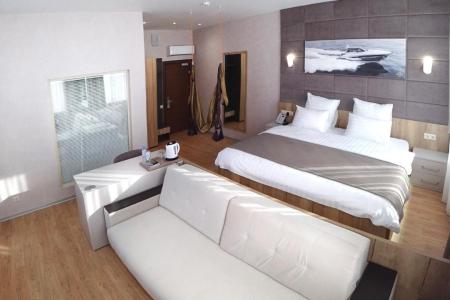 Отель F911 Яхт Клуб Отель в Екатеринбург - Россия