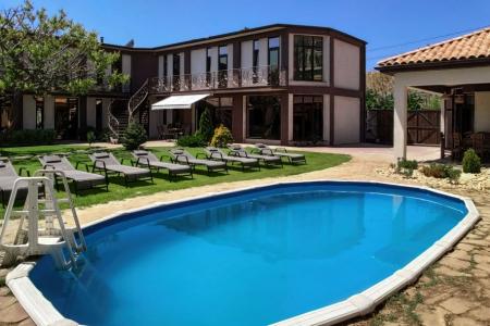 Отель Березка Юг в Севастополь - Россия