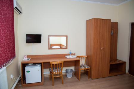 Отель Гостевой дом Дельфин в Голубицкая - Россия