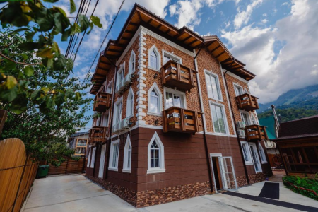 Отель Усадьба (на Переселенческой) в Эсто-Садок - Россия