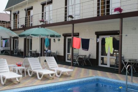 Отель Парадиз, гостевой дом в Саки - Россия