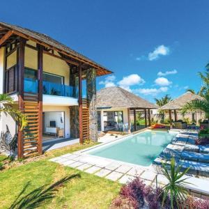 отель Mythic Suites & Villas