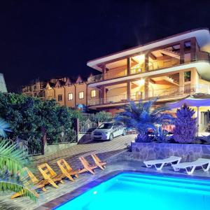 отель Корона (ул. Школьная)