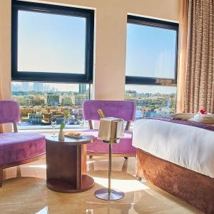 отель Carlton Dubai Creek Hotel