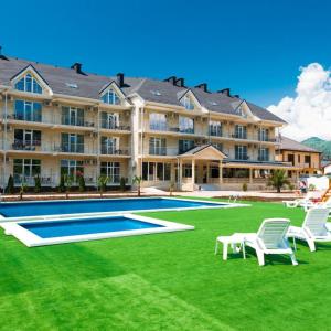 отель Ревю (Агой)